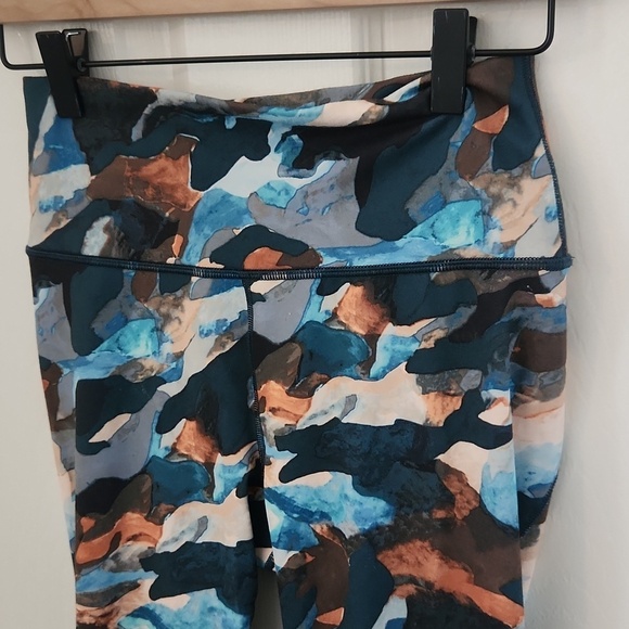 Fabletics Define PowerHold® High-Waisted 7/8 Legging Small - Picture 3 of 11